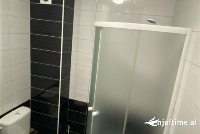 Shtepi me qera Apartament ne Tirane, 2+1, Mobilimi E mobiluar, Pagesa 550  Euro.