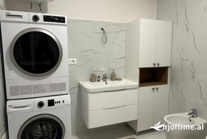 Shtepi me qera Apartament ne Tirane, 1+1, Mobilimi E mobiluar, Pagesa 750  Euro.