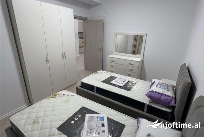 Shtepi me qera 2+1 ne Tirane - 65,000 Leke