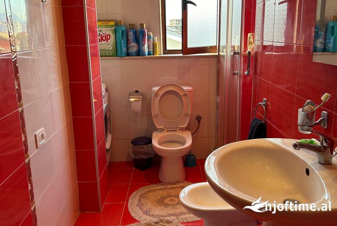 Shtepi me qera Apartament ne Tirane, 1+1, Mobilimi E mobiluar, Pagesa 400  Euro.