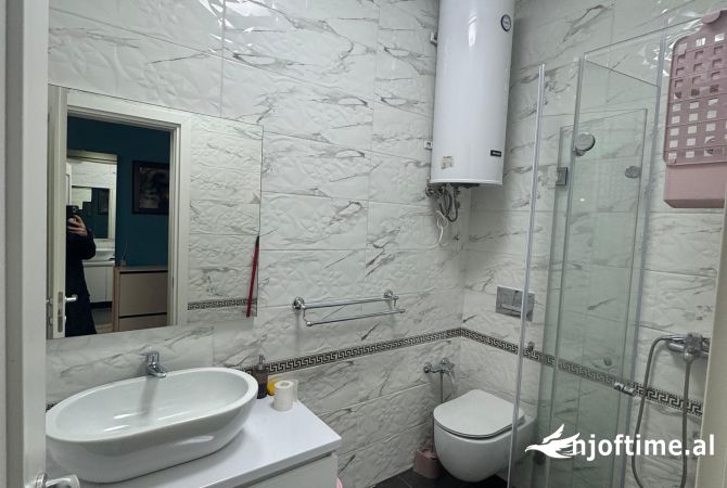 Shtepi me qera Apartament ne Tirane, 2+1, Mobilimi E mobiluar, Pagesa 600  Euro.