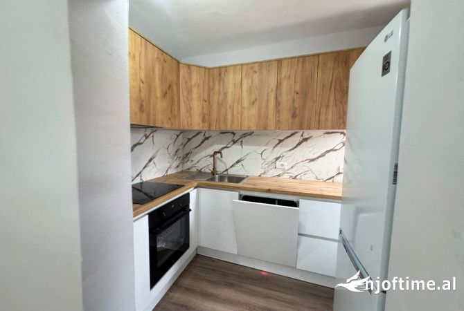 Shtepi me qera Apartament ne Tirane, 1+1, Mobilimi Pjeserisht e mobiluar, Pagesa 47,000  Leke.