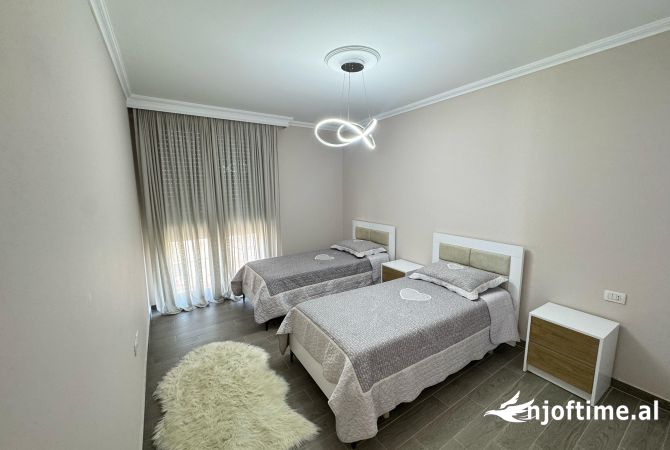 Shtepi me qera Apartament ne Tirane, 2+1, Mobilimi E mobiluar, Pagesa 750  Euro.