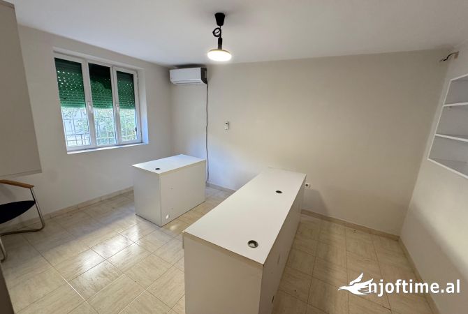 Shtepi me qera 2+1 ne Tirane - 500 Euro