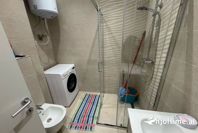 Shtepi me qera Apartament ne Tirane, Garsoniere, Mobilimi E mobiluar, Pagesa 450  Euro.