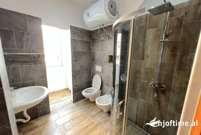 Shtepi me qera Apartament ne Tirane, 2+1, Mobilimi E mobiluar, Pagesa 58,000  Leke.