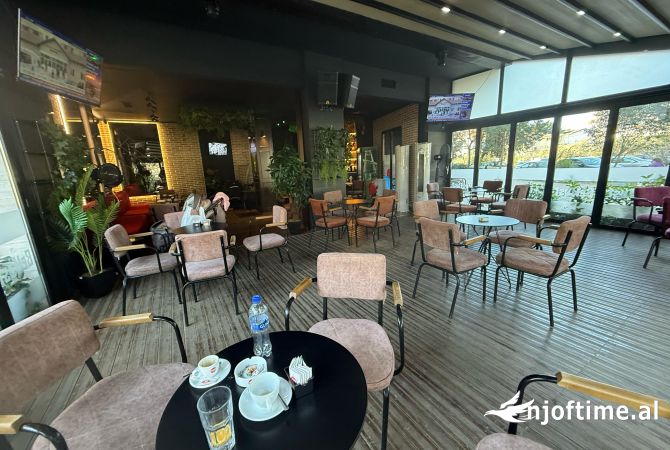 Ambient biznesi me qera 2+1 ne Tirane - 2,000 Euro