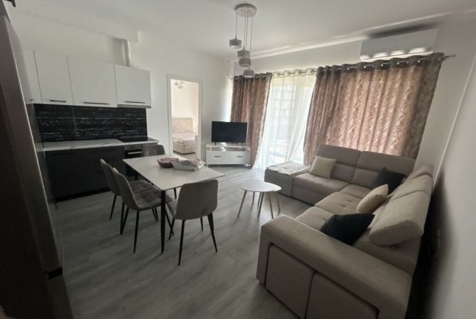 Shtepi me qera 2+1 ne Tirane - 670 Euro