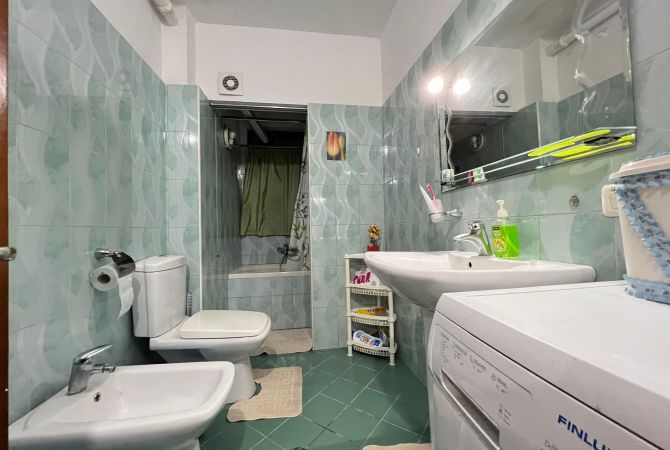 Shtepi ne shitje Apartament ne Tirane, 2+1, Mobilimi E mobiluar, Pagesa 165,000  Euro.