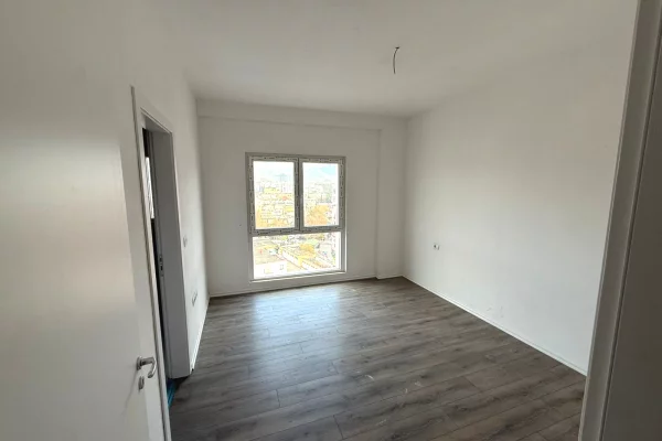 Ambient biznesi me qera 3+1 ne Tirane - 1,000 Euro