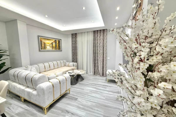 Shtepi me qera 2+1 ne Tirane - 650 Euro