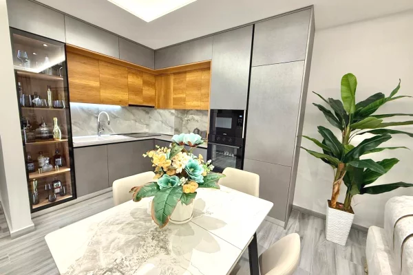 Shtepi me qera 2+1 ne Tirane - 650 Euro