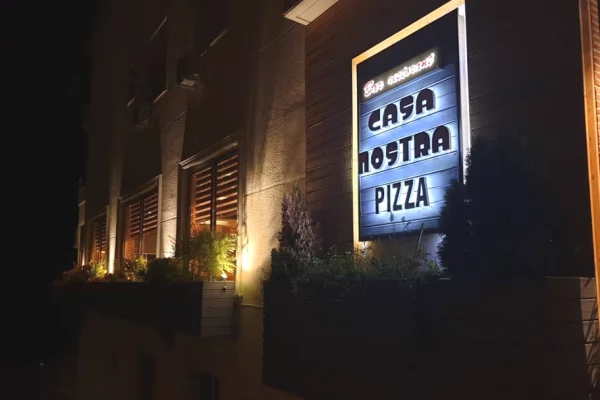 Ambient biznesi me qera 2+1 ne Sarande - 1,500 Euro