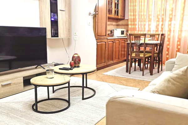 Shtepi me qera 2+1 ne Tirane - 700 Euro