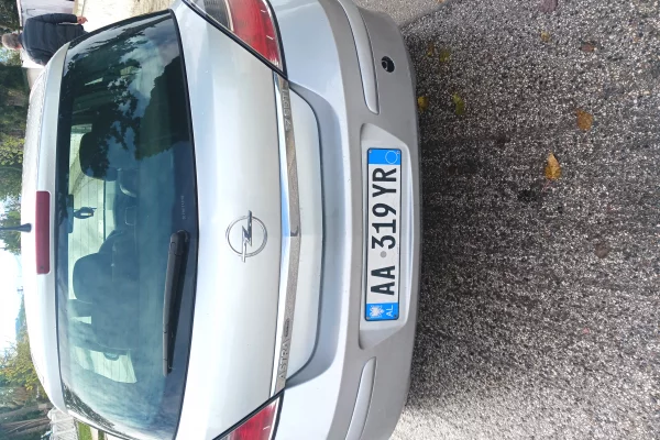 Auto in Vendita a Berat - 2,500 Euro