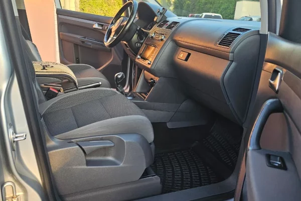 Cars for sale in Fier, Volkswagen, 2011 Diesel,Kambio Automatik Payment 7,000  Euro.