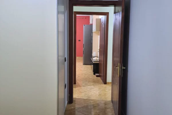 Shtepi me qera Apartament ne Tirane, 2+1, Mobilimi E mobiluar, Pagesa 350  Euro.