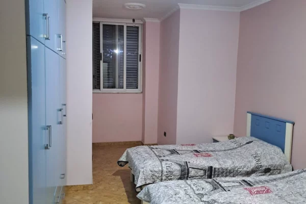 Shtepi me qera Apartament ne Tirane, 2+1, Mobilimi E mobiluar, Pagesa 350  Euro.