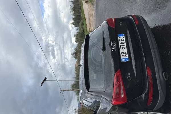 Auto in Vendita a Valona - 15,000 Euro