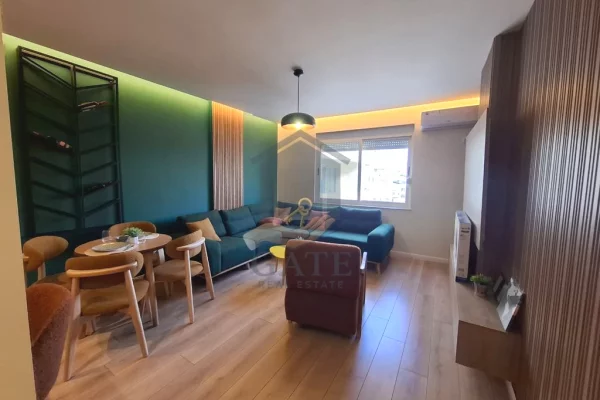 Shtepi ne shitje Apartament ne Durres, 2+1, Mobilimi E mobiluar, Pagesa 150,000  Euro.