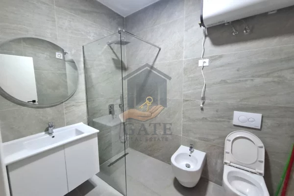 Shtepi ne shitje Apartament ne Durres, 2+1, Mobilimi E mobiluar, Pagesa 150,000  Euro.