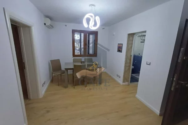 Shtepi ne shitje Apartament ne Durres, 2+1, Mobilimi E mobiluar, Pagesa 170,000  Euro.