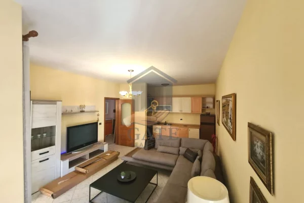 Shtepi ne shitje Apartament ne Durres, 2+1, Mobilimi E mobiluar, Pagesa 91,000  Euro.