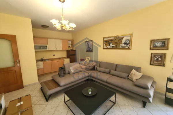 Shtepi ne shitje Apartament ne Durres, 2+1, Mobilimi E mobiluar, Pagesa 91,000  Euro.