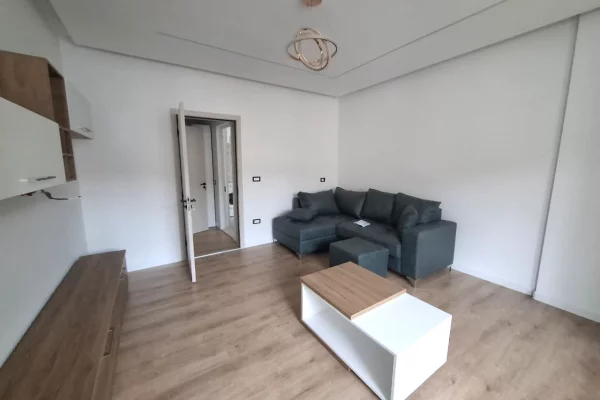 Shtepi me qera 1+1 ne Durres - 300 Euro