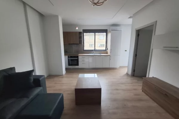 Shtepi me qera 1+1 ne Durres - 300 Euro