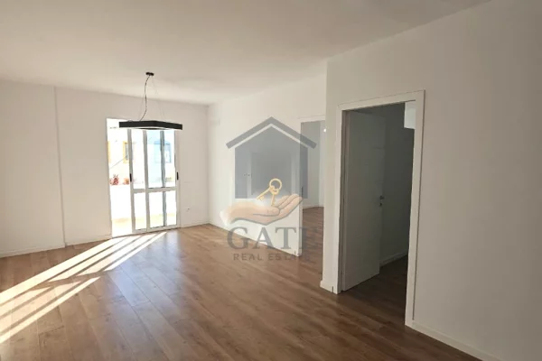 Appartamento in vendita a Durazzo 2+1, Vuoto