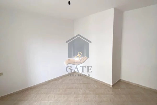 Shtepi ne shitje Apartament ne Durres, 2+1, Mobilimi Bosh, pa mobiluar, Pagesa 125,000  Euro.