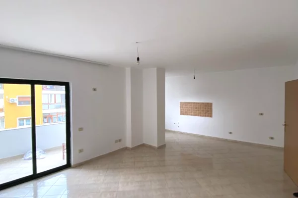 Shtepi ne shitje Apartament ne Durres, 2+1, Mobilimi E mobiluar, Pagesa 128,000  Euro.