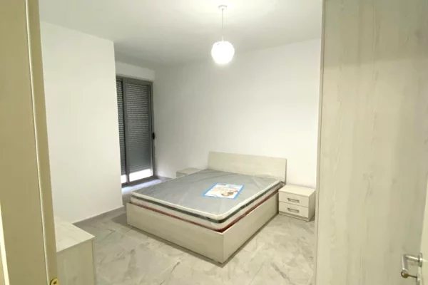 Shtepi me qera 2+1 ne Durres - 40,000 Leke