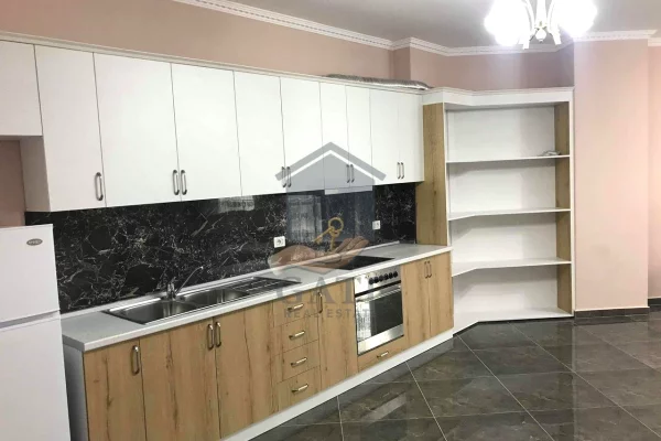 Shtepi ne shitje Apartament ne Durres, 2+1, Mobilimi E mobiluar, Pagesa 300,000  Euro.