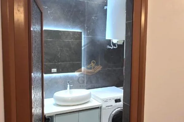 Shtepi me qera Apartament ne Durres, 2+1, Mobilimi E mobiluar, Pagesa 1,000  Euro.