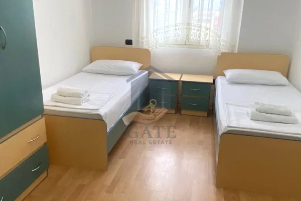 Shtepi me qera Apartament ne Durres, 2+1, Mobilimi E mobiluar, Pagesa 1,000  Euro.
