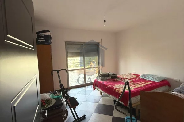 Shtepi ne shitje Apartament ne Durres, 2+1, Mobilimi E mobiluar, Pagesa 165,000  Euro.