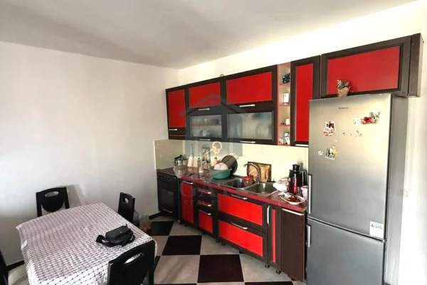 Shtepi ne shitje Apartament ne Durres, 2+1, Mobilimi E mobiluar, Pagesa 165,000  Euro.