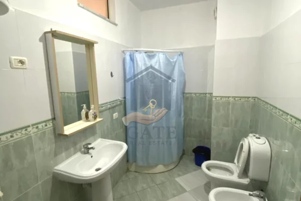 Shtepi me qera 1+1 ne Durres - 250 Euro