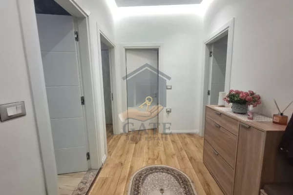 Shtepi ne shitje Apartament ne Durres, 2+1, Mobilimi E mobiluar, Pagesa 200,000  Euro.