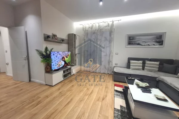 Shtepi ne shitje Apartament ne Durres, 2+1, Mobilimi E mobiluar, Pagesa 200,000  Euro.