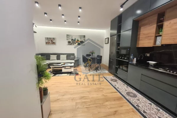 Shtepi ne shitje Apartament ne Durres, 2+1, Mobilimi E mobiluar, Pagesa 200,000  Euro.