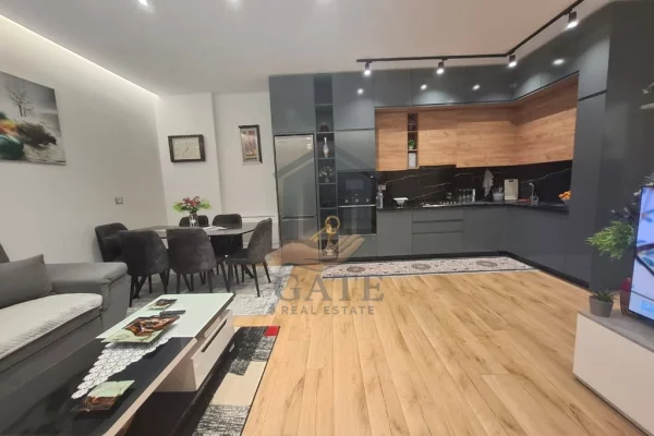 Shtepi ne shitje Apartament ne Durres, 2+1, Mobilimi E mobiluar, Pagesa 200,000  Euro.