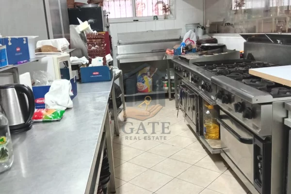 Ambient biznesi me qera 2+1 ne Durres - 1,700 Euro