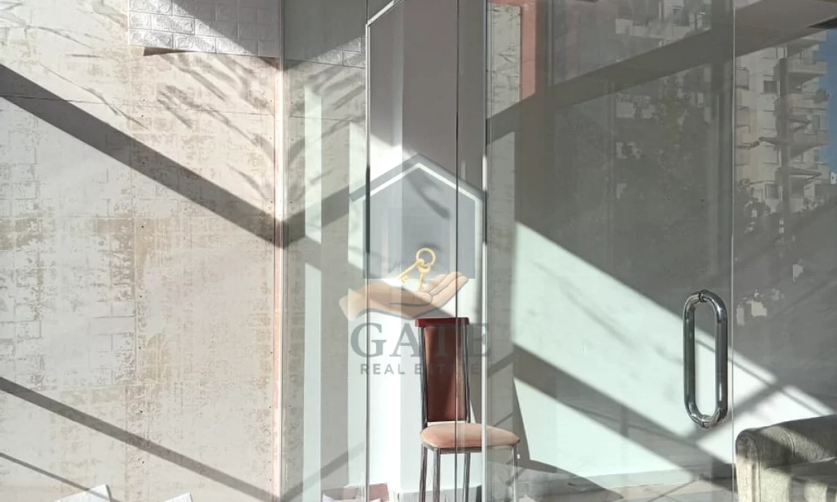 🏢 AMBIENT PER QIRA – PRANE TREGUT INDUSTRIAL, DURRES 🏢