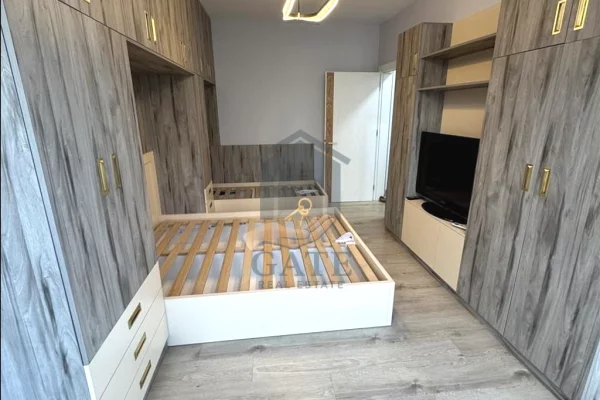 Shtepi ne shitje Apartament ne Durres, 1+1, Mobilimi E mobiluar, Pagesa 102,000  Euro.