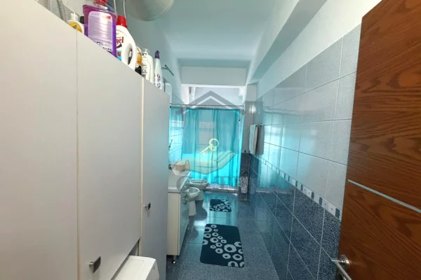 Shtepi ne shitje Apartament ne Durres, 1+1, Mobilimi E mobiluar, Pagesa 100,000  Euro.