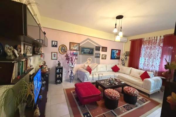 Shtepi ne shitje Apartament ne Durres, 1+1, Mobilimi E mobiluar, Pagesa 100,000  Euro.