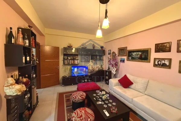 Shtepi ne shitje Apartament ne Durres, 1+1, Mobilimi E mobiluar, Pagesa 100,000  Euro.